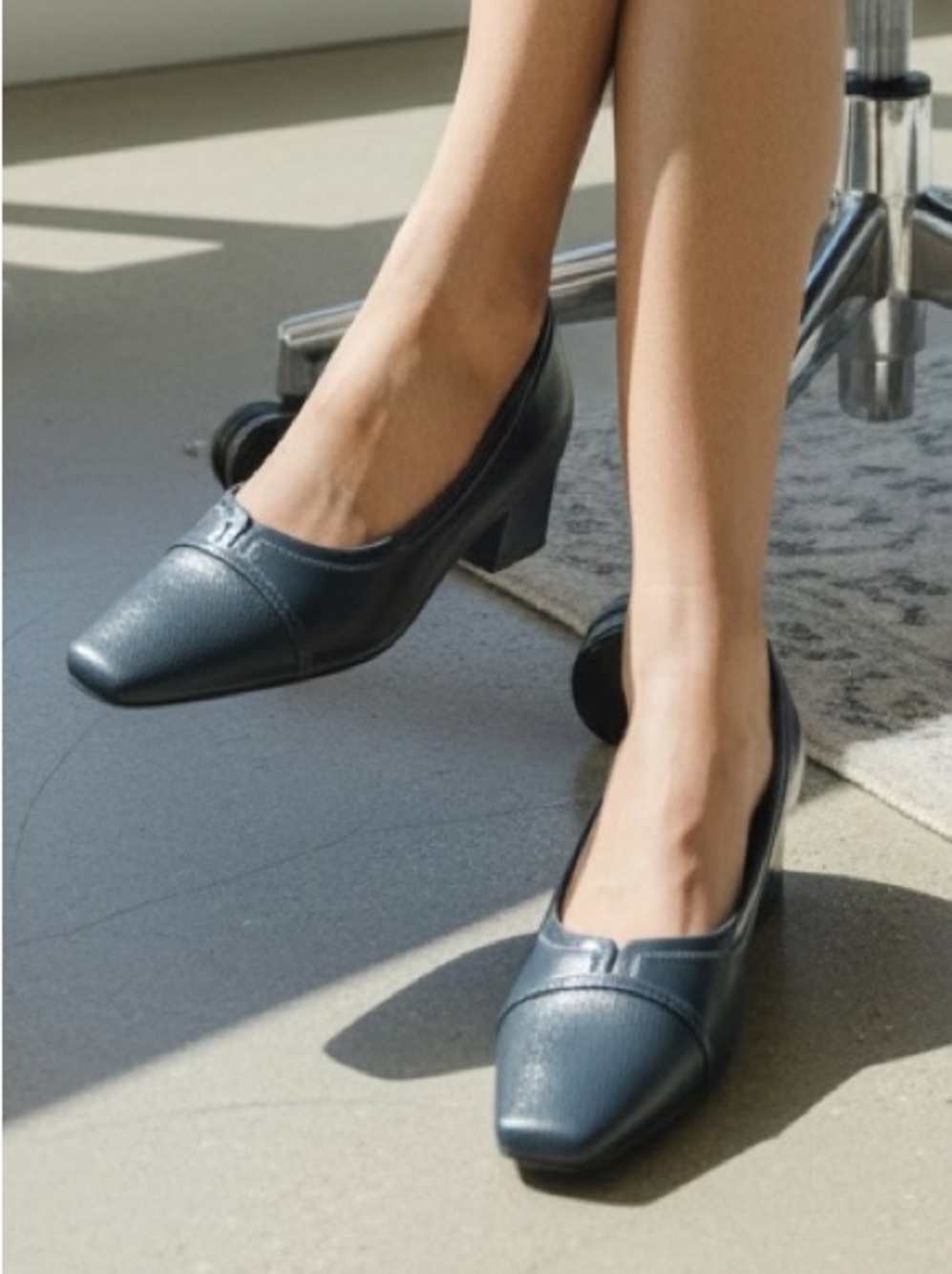 LifeStride Navy Jermaine Low Block Heel Pumps Size 8M